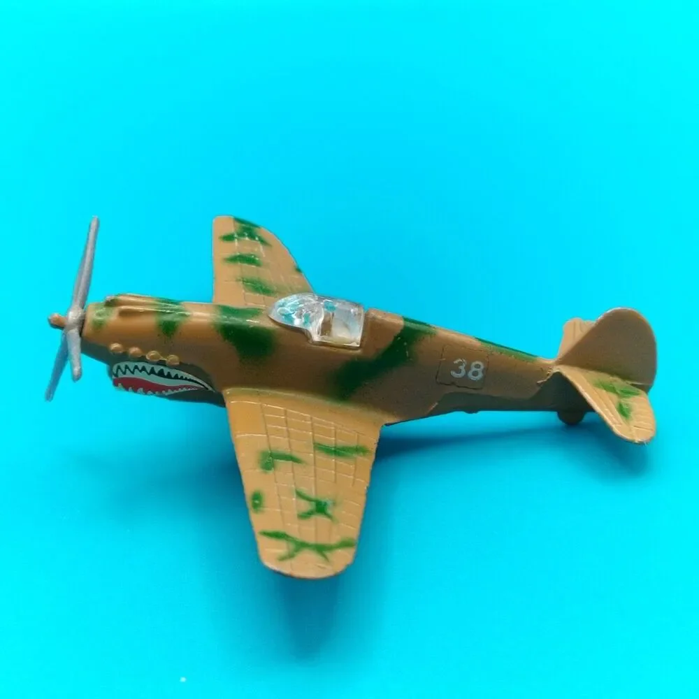 A136 Vintage Toy Airplane P-40 Flying Tiger Tan Camo Diecast Metal Painted Plane